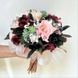 Ramo para Damas de Honor Rosas en tono rosa y vino